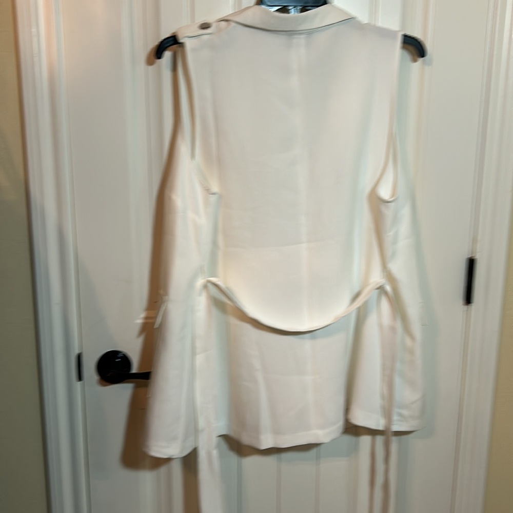 Classy Vest with front pockets and tie belt 1X - Picture 5 of 7